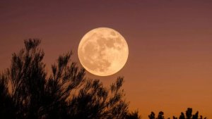 Corn Moon cumartesi gecesi gökyüzünü aydınlatacak