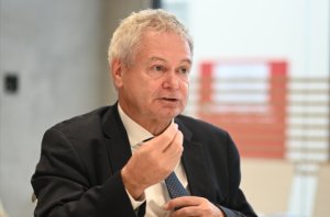 Mavroyiannis 2028 seçimlerinde cumhurbaşkanı adayı olmayı doğruladı