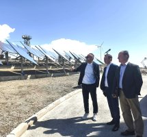 Kıbrıs dizel ve doğal gazın ötesine bakmalı, diyor Damianou