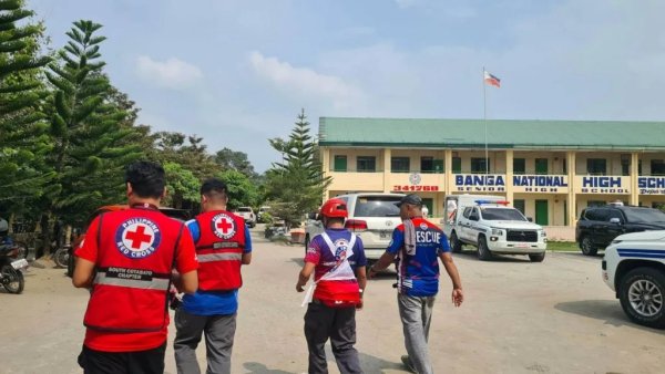 Filipinler'de okul saldırısında üç öğrenci öldü, saldırgan da aralarında