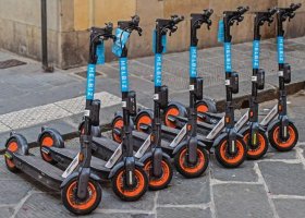 17 yaş altı e-scooter kullanıcılarına 1.500 euroya kadar para cezası öngören yasa tasarısı