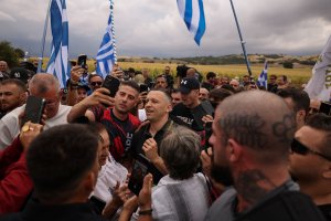 Yunan aşırı sağcı siyasetçi cezaevinden çıktı, siyasi dönüş sinyali verdi