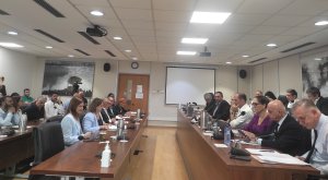 Milletvekilleri hükümeti danışma kurulunun tavsiyelerinin dışına çıkılması nedeniyle baskı altına aldı