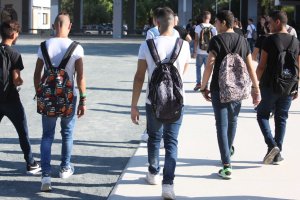 Vandalizm nedeniyle askıya alınan iki okul otobüsü hattı yeniden hizmete girdi