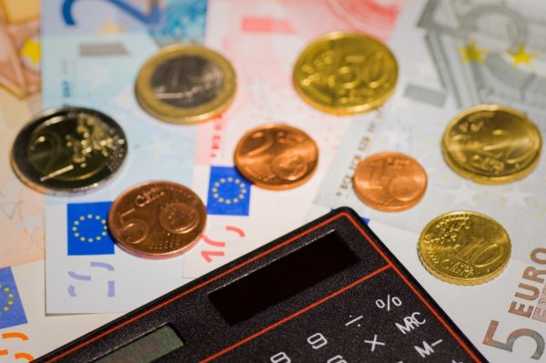 Kıbrıs'ta kredi büyümesi hızlandı, mevduat 59,3 milyar euroya ulaştı