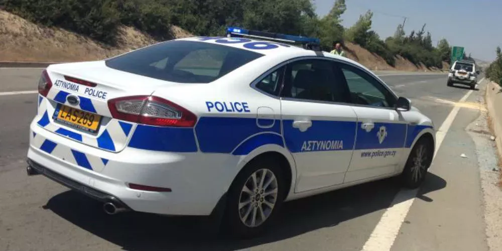 Limasol-Lefkoşa otoyolu otobüsün üç araçla çarpışmasının ardından kapatıldı