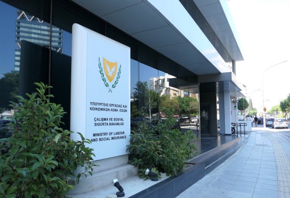 Kıbrıs'a istihdam ajanslarıyla işçi kaçakçılığı iddiası