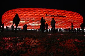Allianz Arena ve Camp Nou Şampiyonlar Ligi finallerine ev sahipliği yapacak