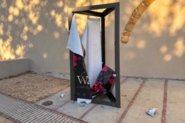 Accept LGBTI, Queer Wave afişlerinin vandalize edilmesinin ardından polis soruşturması istedi