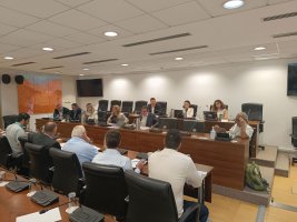 Ulaştırma bakanlığı Makarios Caddesi'nde AB fonları nedeniyle taviz vermeyi reddediyor