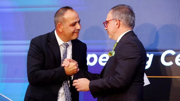 Turkish Kıbrıslı “belediye başkanı” tartışmalı Kıbrıs Forumu unvanını hiç istememiş