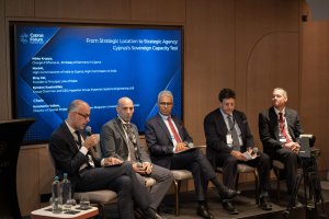 Diplomatlar: Kıbrıs sorunu çözülmeden ada stratejik konumunu tam kullanamaz