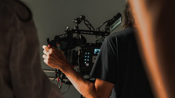 Tek Başına Film Yapımcıları Tam Bir Ses Departmanı Olmadan Sinematik Ses Nasıl Oluşturabilir