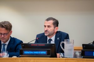 Kazakos BM'de uyardı: Hormuz'daki aksama derinleşirken denizcilik rehin alınmamalı