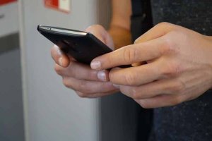 Adalet Bakanı Fitiris: Telefon dinleme yasa tasarısı yeniden Meclise sunulacak