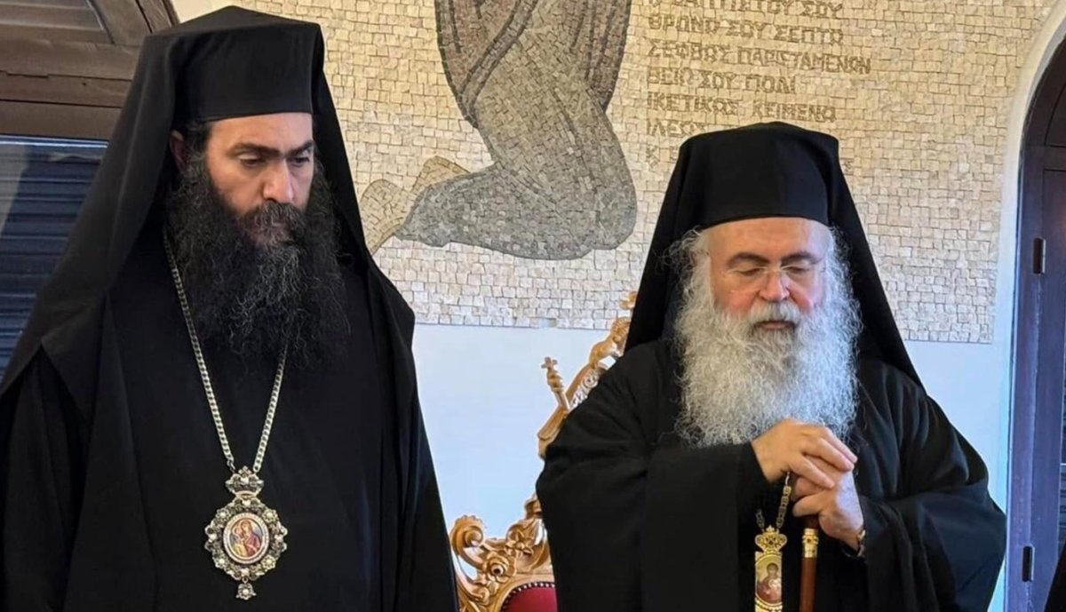 Görevden alınan Pafos Metropoliti Tychikos, Başpiskopos Georgios ile yüz yüze görüşecek