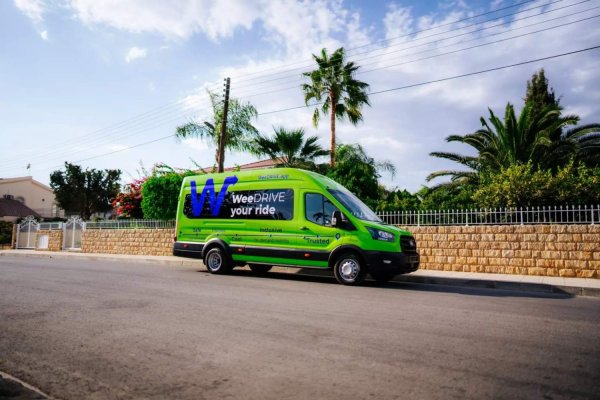 Limasol'daki uygulama tabanlı minibüs servisi WeeDRIVE'a talep patladı, ama geleceği belirsiz