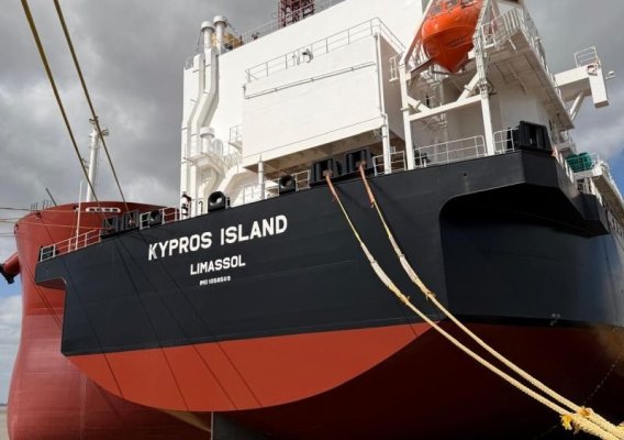 Gemi işletmecisi Safe Bulkers, Kıbrıs bayrağındaki ilk metanol yakıtlı Kypros Island'ı teslim aldı