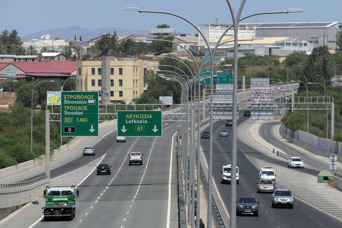 Pazartesiden itibaren Baf-Limasol ve Kofinu-Larnaka otoyollarında yol çalışmaları trafiği aksatacak