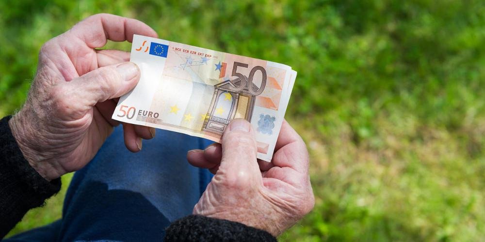 Kıbrıs'ta emeklilik reformu: Aylık artışlar 2 ile 256 euro arasında, en büyüğü düşük gelirlilerde