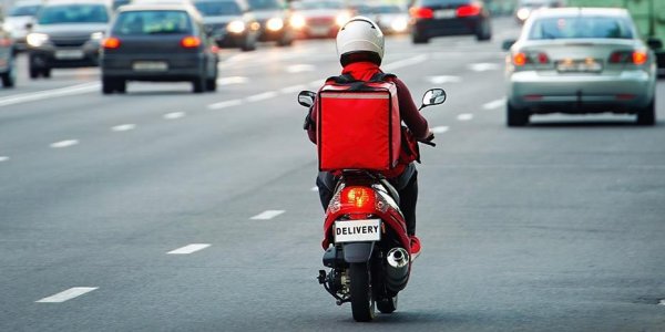 Limasol'da kuryelere saldıran çetelere karşı polis, sivil memurları kurye kılığında sahaya sürdü