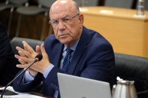 Kıbrıs'ta bütçe fazlası vurgusu ekonomik büyümeyi frenleyebilir