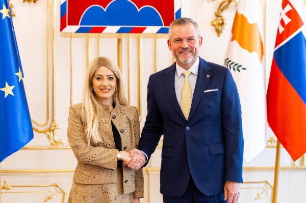 Meclis Başkanı Annita Demetriou, Slovakya Cumhurbaşkanı Peter Pellegrini ile Kıbrıs sorununu görüştü