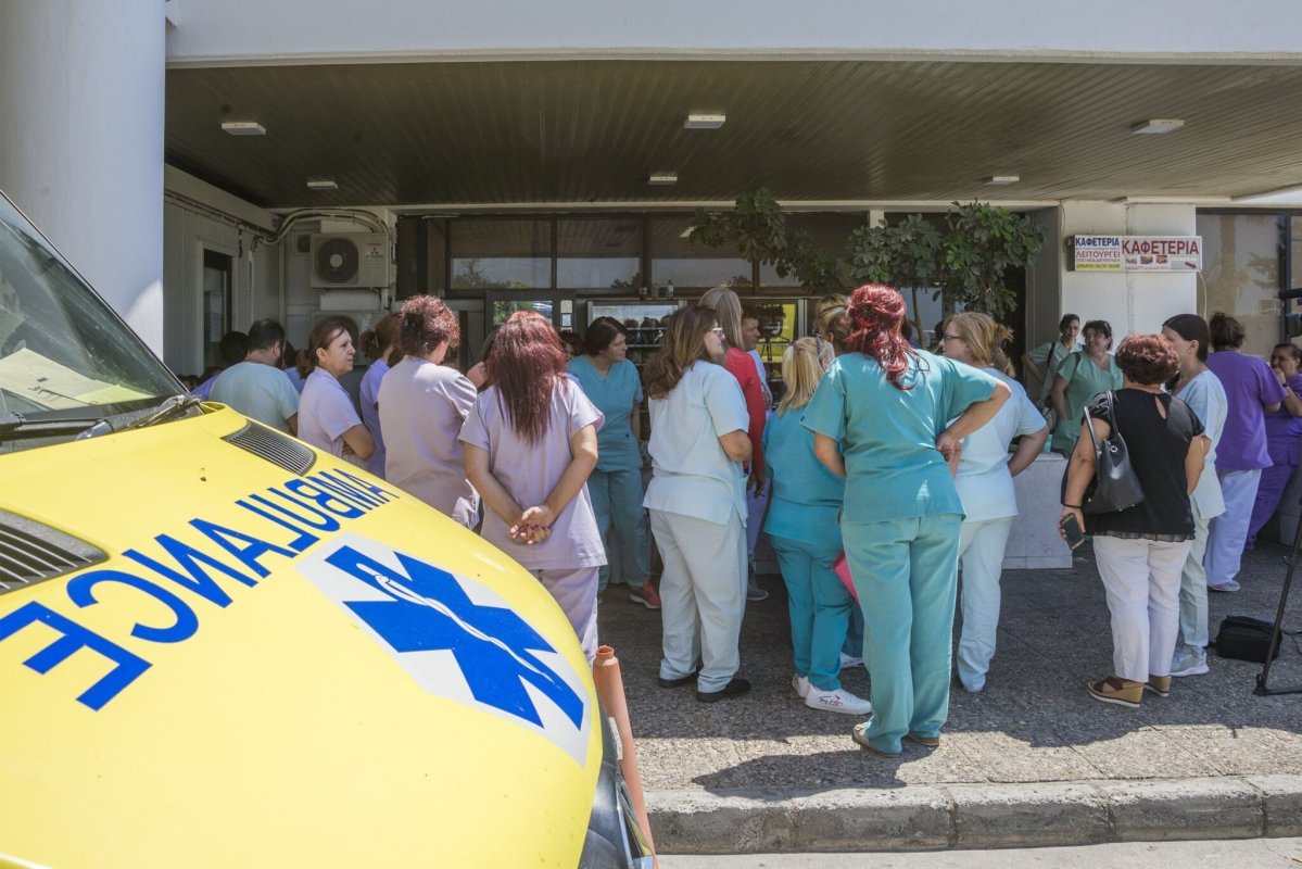 Kamu hastanesi çalışanları 48 saatlik grevden vazgeçmiyor; sendikalar çarşamba basın toplantısı yapacak