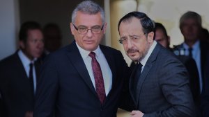 Ağır havada Hristodulidis-Erhurman görüşmesi: Lefkoşa 19 öneriden birinin kabulünü istiyor