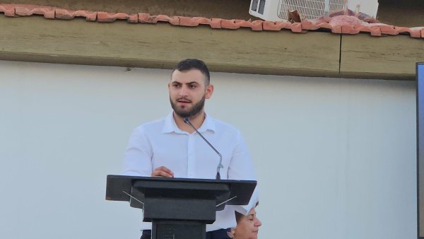 AKEL milletvekili Efraim Christou kendi hastane deneyimini anlattı: 83 yaşındaki kadın üç sandalyede yattı