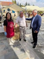 Pafos eyalet özerk yönetim teşkilatı başkanı Charalambos Pittokopitis Arminou ve Koilinea'yı ziyaret etti