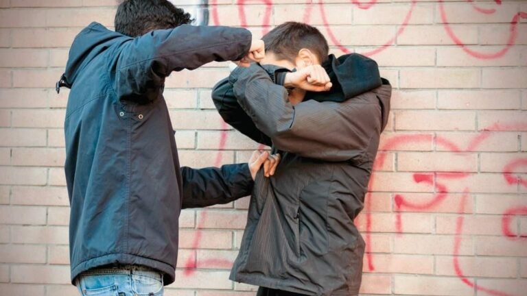 Latsia'da videoya yansıyan vahşi dayak: 16 yaşındaki ifade verdi, gözaltı bekleniyor