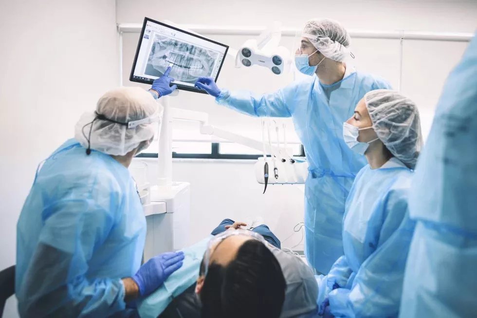 Üniversite klinikleri yasa tasarısındaki tıp fakültesi maddesi taraflar arasında ayrılığa yol açtı