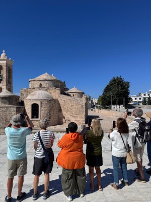 Pafos'ta İerokipia Merkezi'nde ilk ücretsiz tur başarıyla gerçekleşti