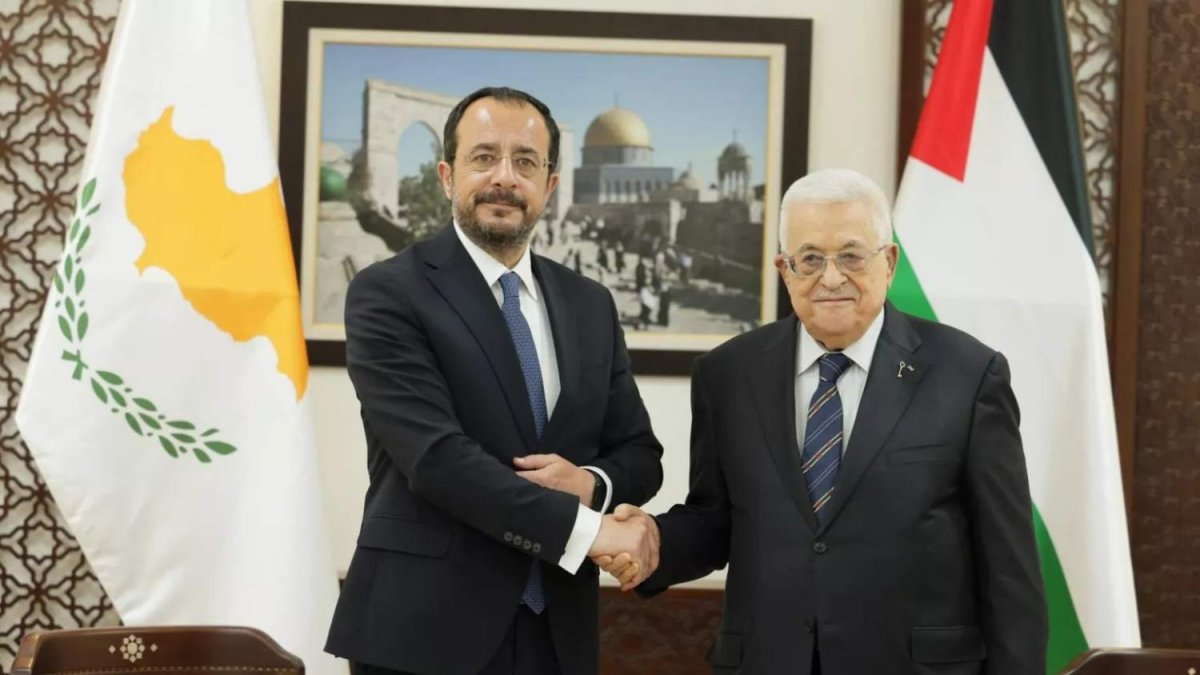 Filistin Devlet Başkanı Mahmud Abbas, Hristodulidis ile görüşmek üzere Perşembe günü Kıbrıs'a geliyor