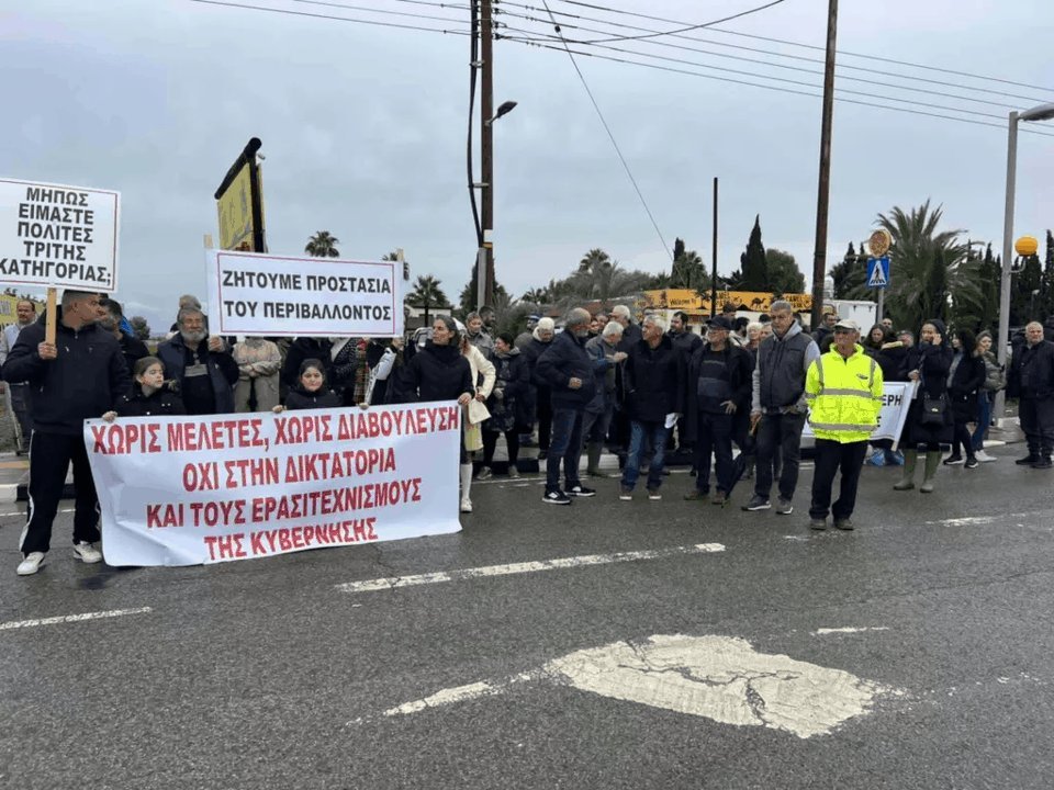 Mazotos sakinleri, mobil arıtma tesisi ihalesine karşı cumartesi günü yeni protesto düzenleyecek
