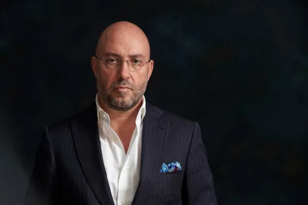 Eski sağlık bakanı George Pamboridis, DISY'de 2028 cumhurbaşkanı adaylığı için üçlü yarışa girdi
