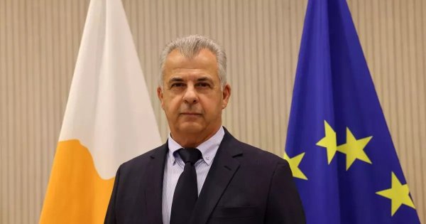 Adalet Bakanı Kostas Fitiris: Telefon dinleme yasa tasarısı Meclis'e geri dönecek