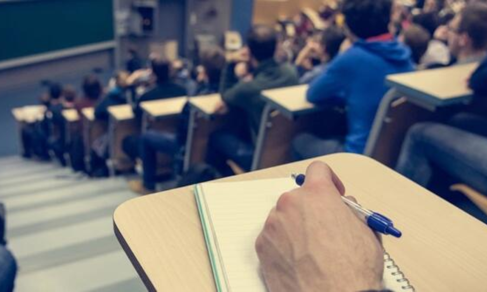 Muhtaç öğrencilere destek askıda: Kaldırılan kurumun bütçe ve yazılımı Devlet Burs Vakfı'na geçmedi