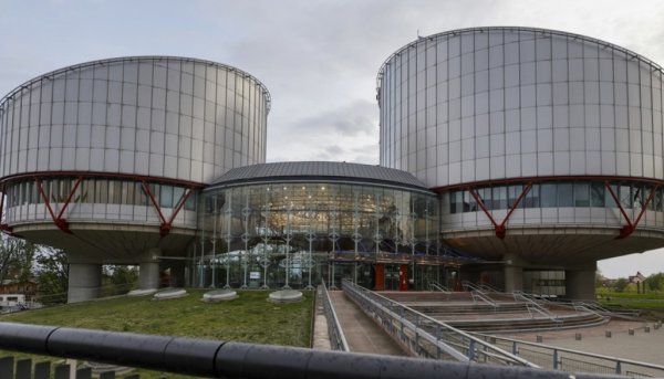 AİHM Kıbrıs'ı Faslı sığınma başvuru sahibinin 13,5 aylık tutuklanması nedeniyle mahkûm etti