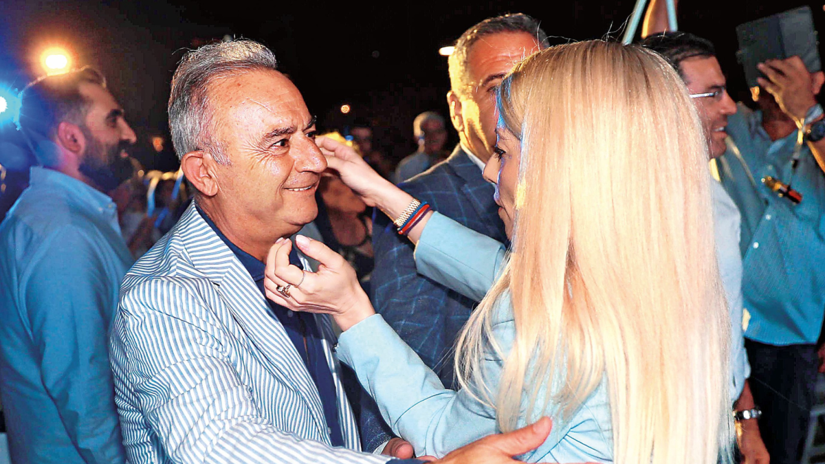 Kıbrıslı siyasetçi Averof Neofytu'nun Rusya yaptırımlarını kaldırma önerisi eleştirildi