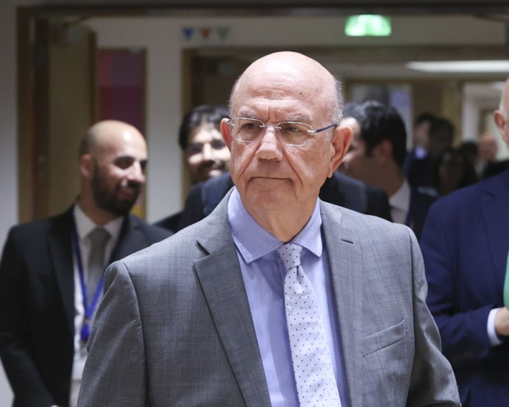 Maliye Bakanı Makis Keravnos Bankacılık Birliği'nin tamamlanması ve mali yönetimde esneklik istedi