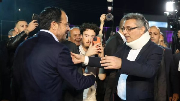 Hristodulidis ile Erhürman, Kıbrıs müzakerelerini yeniden başlatmak için salı günü görüşecek