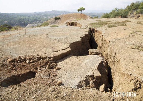 Stavrovouni Manastırı'ndaki heyelan dronlarla izlenecek; çatlaklar güvenlik endişelerini artırdı