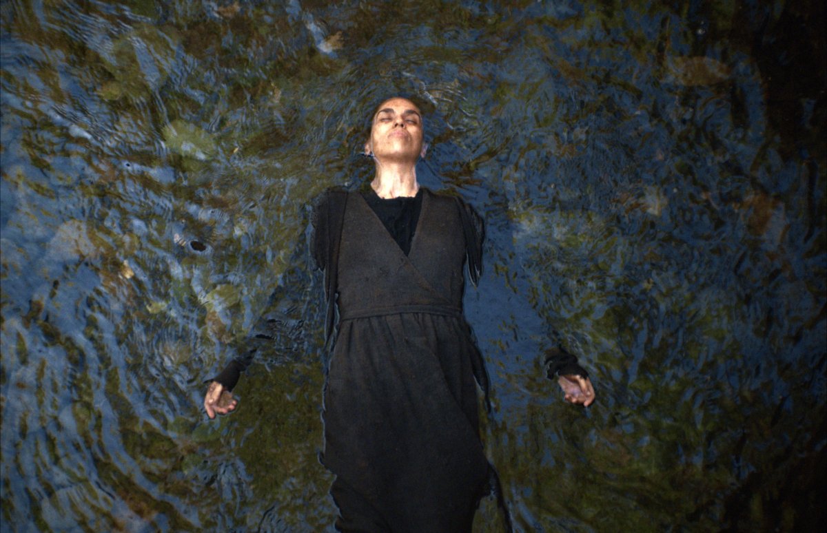 Kıbrıs'ın ilk folk-korku filmi Motherwitch, adanın yaramaz cinlerini perdeye taşıyor