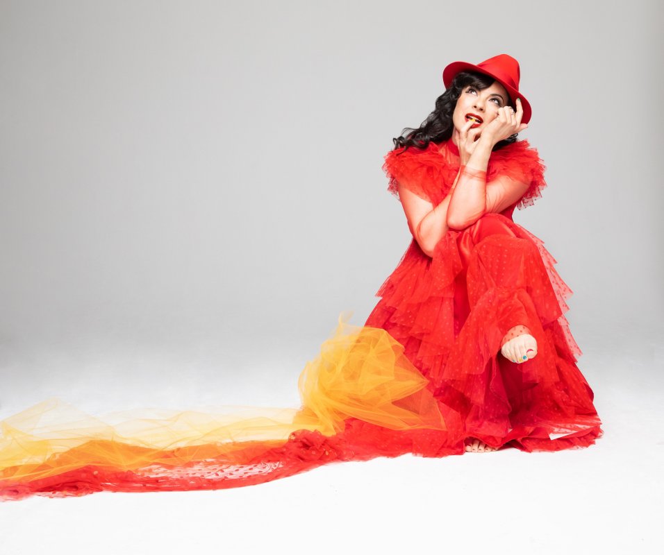 İrlandalı sanatçı Camille O'Sullivan, Lefkoşa Uluslararası Festivali'nde Kıbrıs'taki ilk gösterisini sunacak