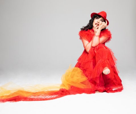 İrlandalı sanatçı Camille O'Sullivan, Lefkoşa Uluslararası Festivali'nde Kıbrıs'taki ilk gösterisini sunacak