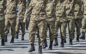 Güney Kıbrıs Ulusal Muhafız'da 400 sözleşmeli personel SYOP rütbesine terfi edecek