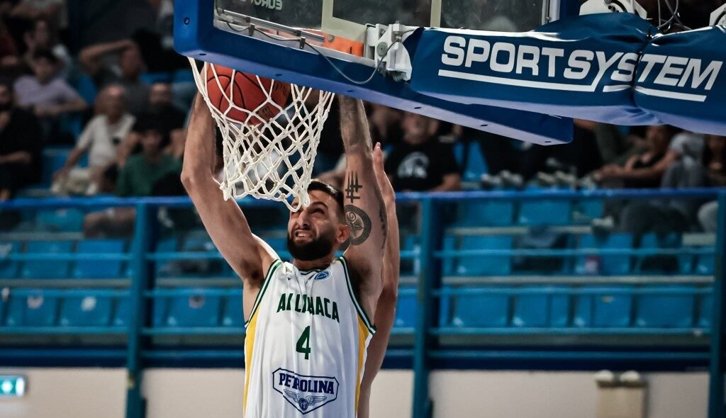 Petrolina AEK FIBA Europe Cup'ta Würzburg'u 73-65 yendi