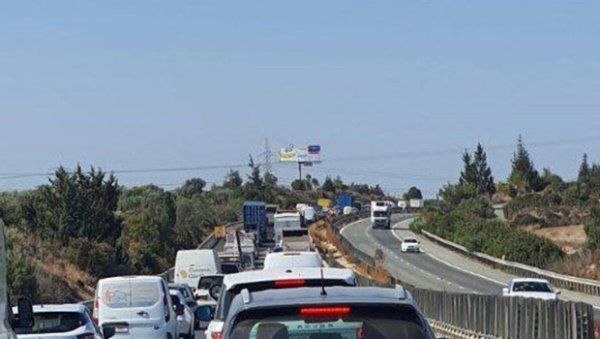 Lemeso-Pafos otoyolunda sürücüler sinir krizi eşiğinde